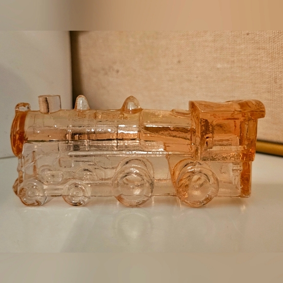 Vintage Pink Depression Glass Train Engine Candy Container - Picture 3 of 7